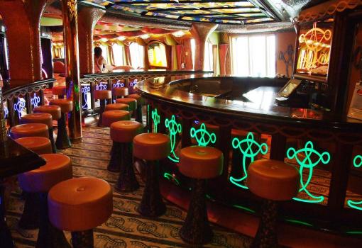 El Original Bar Nouveau con sus cristaleras de colores